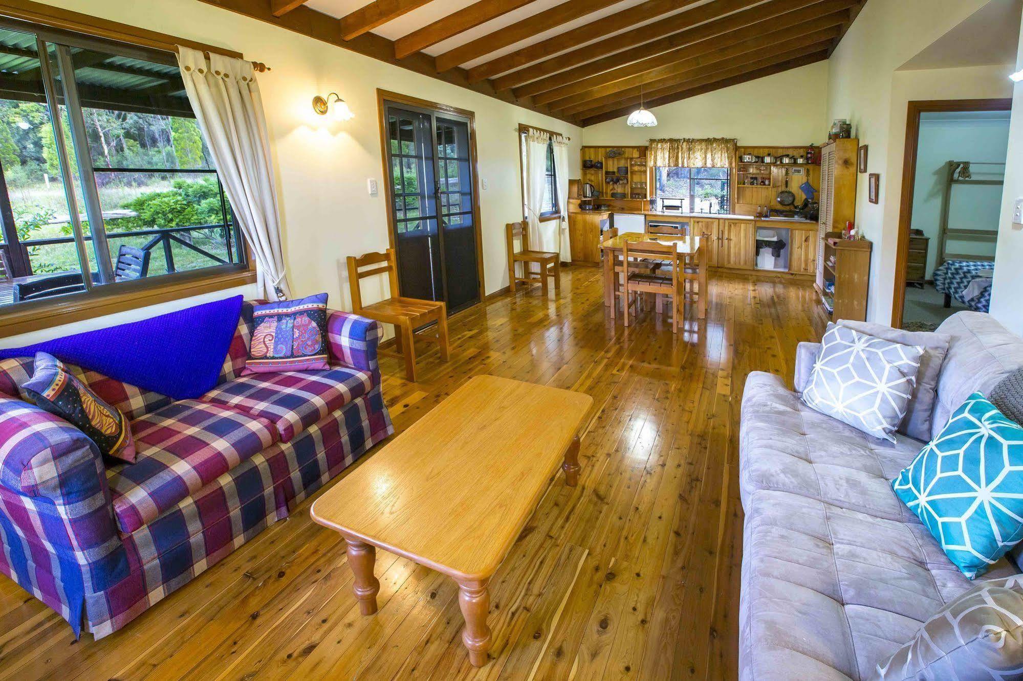 Wisteria Cottage Wyberba Экстерьер фото