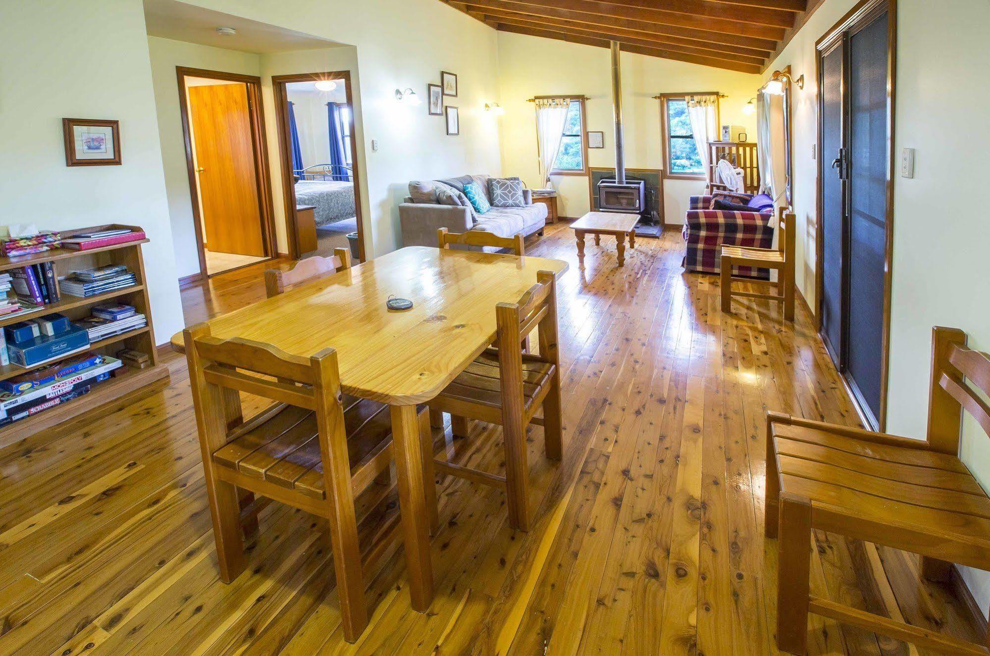 Wisteria Cottage Wyberba Экстерьер фото